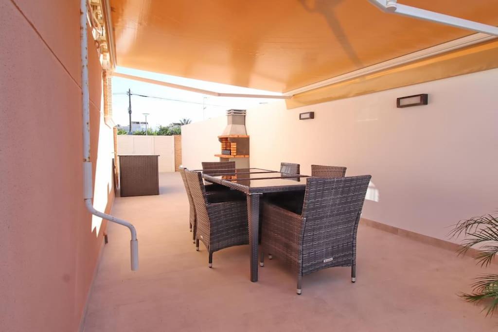 Casa Olivia With Pool Heating Fee Villa Торевиеха Екстериор снимка