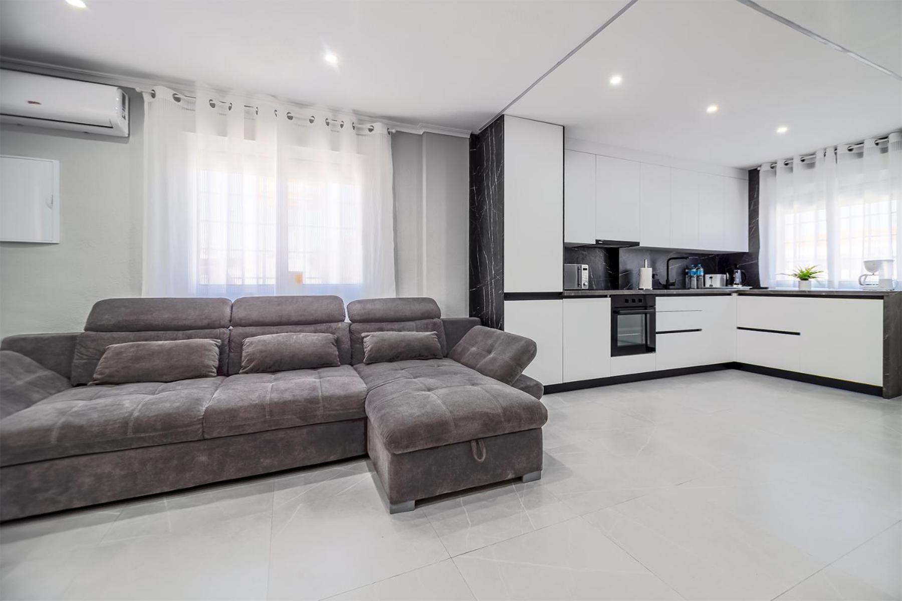 Casa Olivia With Pool Heating Fee Villa Торевиеха Екстериор снимка