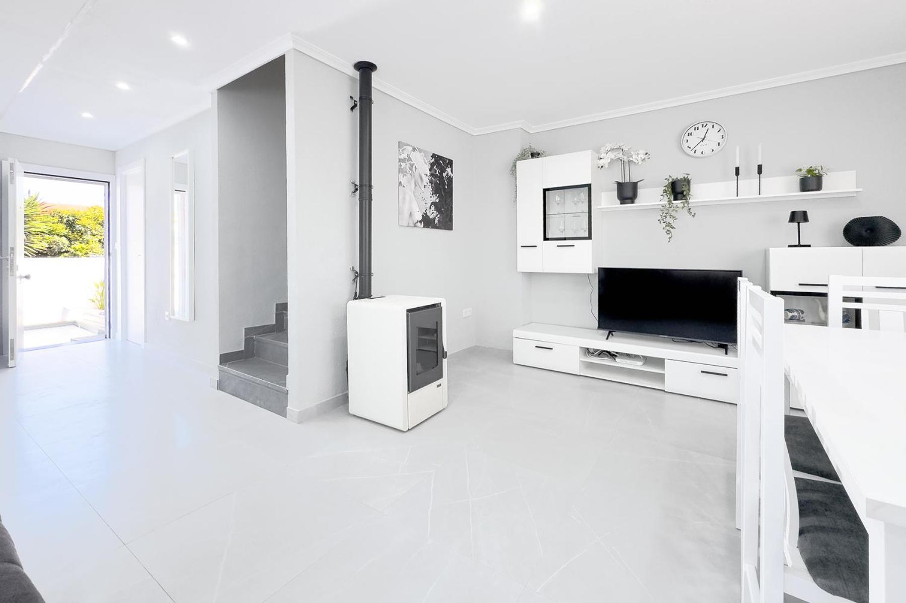 Casa Olivia With Pool Heating Fee Villa Торевиеха Екстериор снимка